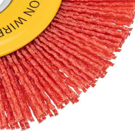 Щетка для УШМ, Denzel 125 мм, плоская, нейлоновая щетина, посадка 22,2 мм, 74461 купить в Челябинске