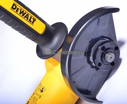 Угловая шлифмашина DeWalt DWE 4215 купить в Челябинске