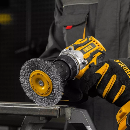 Щетка для дрели Denzel 100 мм, плоская, со шпилькой, нержавеющая витая проволока, 744793 купить в Челябинске