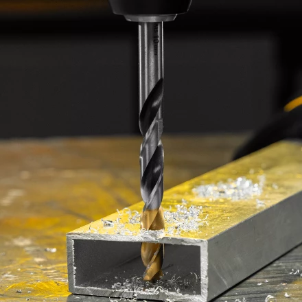 Сверло спиральное по металлу Denzel 10 x 133мм, Р6М5, Golden Tip, многогранная заточка, 718285 купить в Челябинске