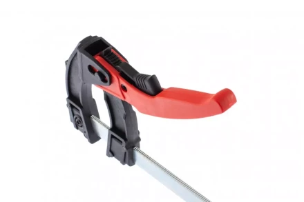 Струбцина реечная быстрозажимная пластиковый корпус рычажно-храповой механизм 250 х 90 х 340 мм штанга 5 х 20 мм Matrix 20737 купить в Челябинске