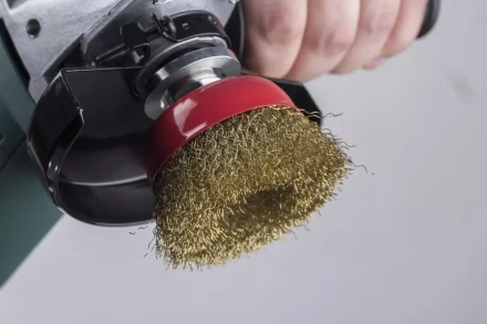 Кордщетка HAMMER чаша 75мм для УШМ гофрированная латунированная сталь (207-102) купить в Челябинске