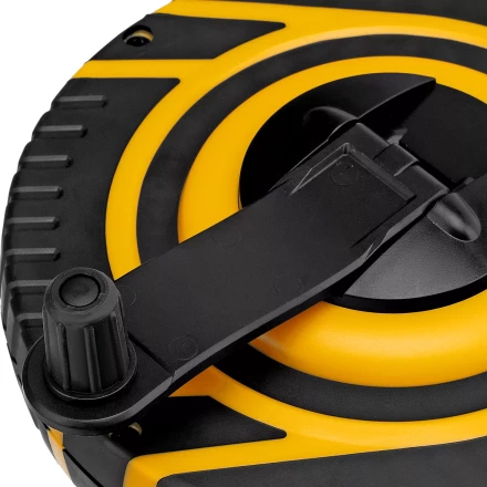 Рулетка геодезическая Denzel 20 м х 15 мм, закрытый корпус, фиберглассовая лента, 31290 купить в Челябинске