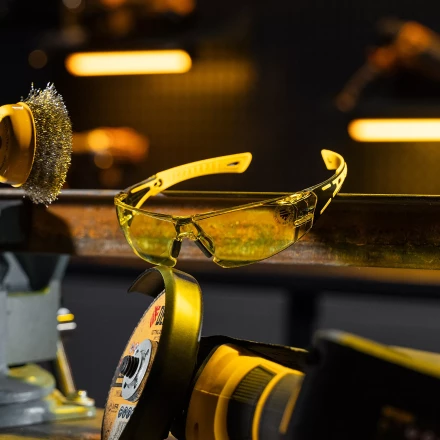 Очки защитные открытые Denzel 89192, поликарбонатные, желтая линза, 2х комп.дужки купить в Челябинске