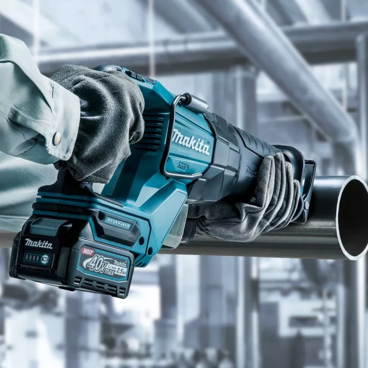 Аккумуляторная сабельная пила Makita XGT JR001GZ (без АКБ и ЗУ) купить в Челябинске