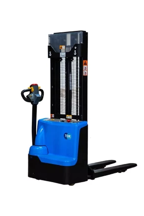 Штабелер самоходный 1,5 т 3,0 м TOR WS15H-3000SC PRO 24/105 В/Ач контроль скорости подъема 1049761 купить в Челябинске