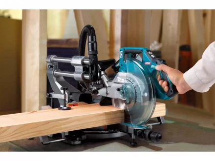 Аккумуляторная торцовочная пила консольного типа Makita 216 мм LS002GZ01 (без АКБ и ЗУ) купить в Челябинске