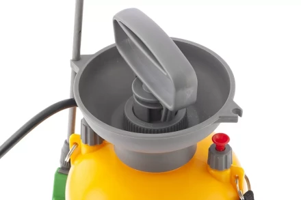 Опрыскиватель усиленный помповый 5 л с шлангом разбрызгивателем PALISAD LUXE 64757 купить в Челябинске