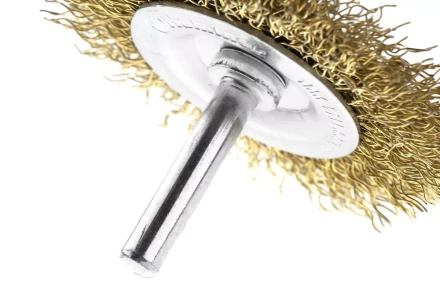 Кордщетка HAMMER плоская 63мм для дрели гофрированная латунированная сталь (207-206) купить в Челябинске