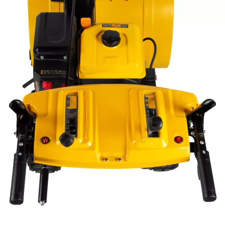 Бензиновая снегоуборочная машина SBL 711D PRO, 302cc, эл.старт, фара, обогрев, блок. дифф.// Denzel 97655 купить в Челябинске