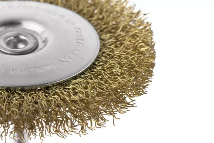 Кордщетка HAMMER плоская 75мм для дрели гофрированная латунированная сталь (207-207) купить в Челябинске