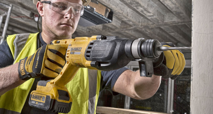 Перфоратор аккуммуляторный DeWalt DCH 133 N купить в Челябинске