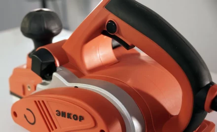 Электрорубанок РЭ-780/82 (подставка в комплекте) 50210 купить в Челябинске