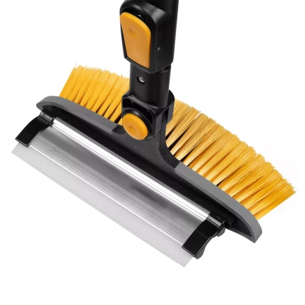 Щетка-сметка со скребком, телескоп, поворотная голова, водосгон 950-1320 мм Denzel 55327 купить в Челябинске