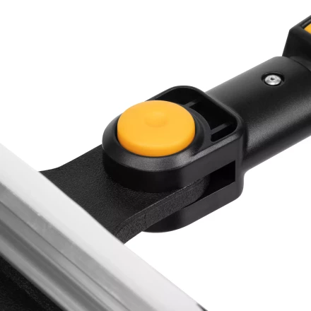 Щетка-сметка со скребком, телескоп, поворотная голова, водосгон 950-1320 мм Denzel 55327 купить в Челябинске