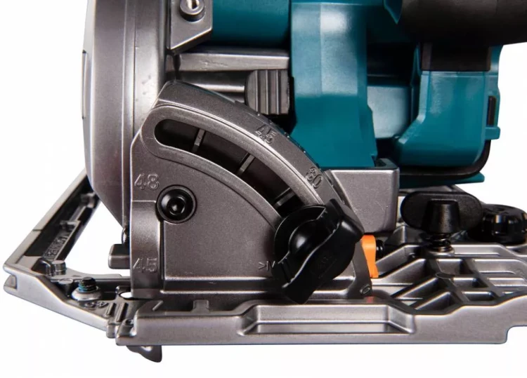 Аккумуляторная дисковая пила Makita XGT HS004GZ (без АКБ и ЗУ) купить в Челябинске