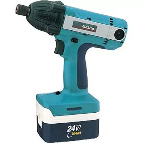 Аккумуляторный ударный шуруповерт Makita BTD200S купить в Челябинске