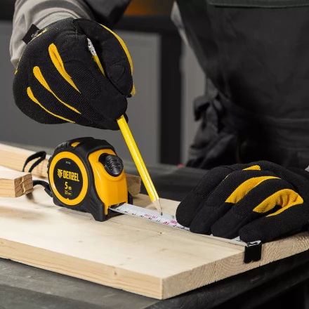 Рулетка Denzel  5м х 25мм, обрезиненный корпус, автоматическая фиксация, 31552 купить в Челябинске