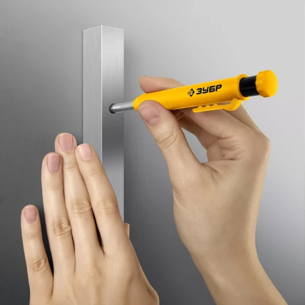 ЗУБР АСК желтый, d 2,8 мм, HB, 6 сменных грифелей, автоматический карандаш (06311-5) купить в Челябинске