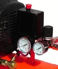 Компрессор масляный поршневой прямой привод Elitech КПМ 200/24 ПРОМО купить в Челябинске