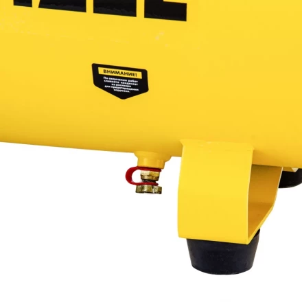 Компрессор воздушный прямой привод DC1700/50, 1.7 кВт, 50 литров, 260 л/мин Denzel 58164 купить в Челябинске