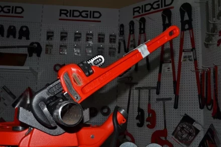 Прямой трубный ключ для тяжелых работ 18  31025 купить в Челябинске