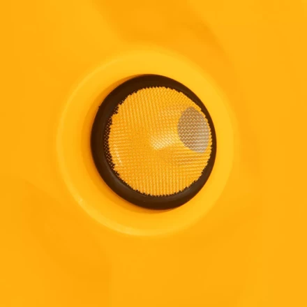 Воронка пластиковая 160 мм с металлическим ситом, непроливайкой и гибким наконечником Denzel 537208 купить в Челябинске