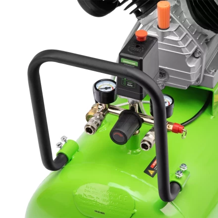 Компрессор воздушный Сибртех КК-2200/100 58009, 2,2 кВт, 350 л/мин, 100 л, прямой привод, масляный купить в Челябинске