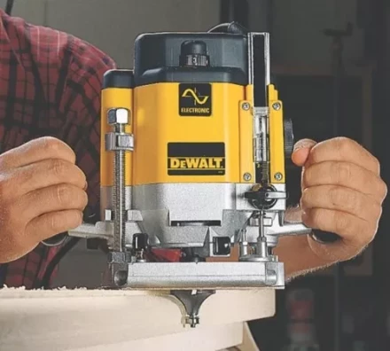 Фрезер DeWalt DW 625E купить в Челябинске