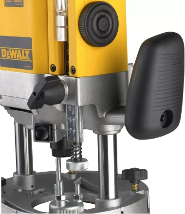 Фрезер DeWalt DW 625E купить в Челябинске
