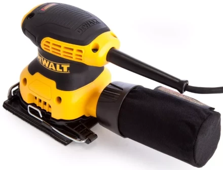 Шлифмашина ВШМ DeWalt DWE6411 купить в Челябинске