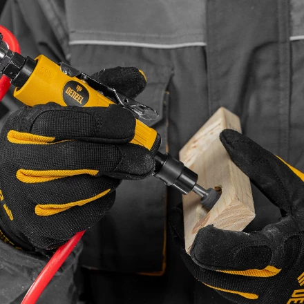 Пневмошлифмашина прямая Denzel 57464 PGS25000, 25000 об/мин, 10 шлиф. камней, цанга - 3, 6 мм, 113 л/мин купить в Челябинске