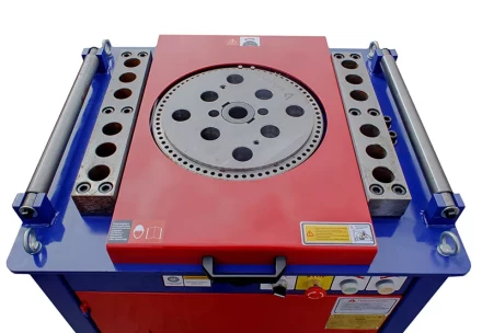 Гибщик арматуры GW42SA с доводчиком 3кВт 380В диаметр  арматуры 42 мм  810х740х880мм  368 кг VEKTOR купить в Челябинске