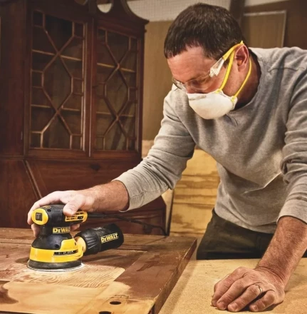 Шлифмашина ЭШМ DeWalt DWE6423 купить в Челябинске