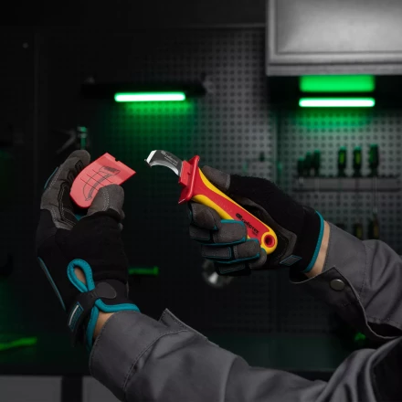 Нож диэлектрический Сибртех до 1000 В, для снятия оплетки электрокабелей 78808 купить в Челябинске