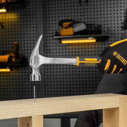 Молоток-гвоздодер 560 г Denzel 10424, цельнометаллический, двухкомпонентная рукоятка купить в Челябинске