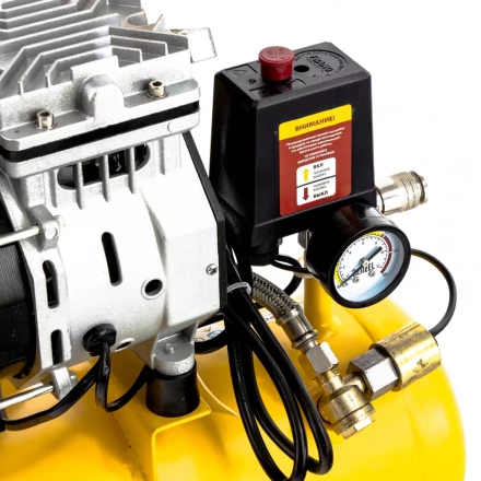 Компрессор безмаслянный Denzel DLS650/10 малошумный 58021 купить в Челябинске