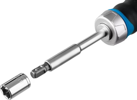 Набор ЗУБР &quot;ПРОФЕССИОНАЛ&quot;: Отвертка реверсив с двухкомп рукоят, насадки, CrMo, рукоят с отсеком для хранения бит, 24 предмета 25353-H24 купить в Челябинске