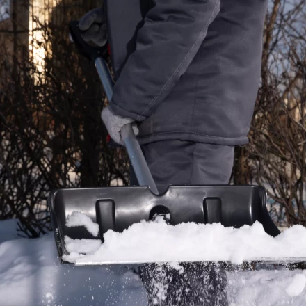Лопата для уборки снега пластиковая, 470х350х1340 мм, алюминиевый черенок, Россия, Сибртех 61662 купить в Челябинске