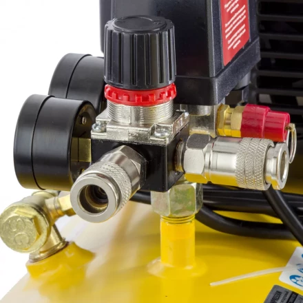 Компрессор воздушный Denzel DK1800/50 Х-PRO 58068 купить в Челябинске