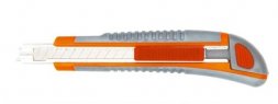 Нож пластиковый  9 мм обрезиненный корпус  Кратон 2 13 03 009