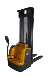 Штабелер самоходный 1,5 т 5,6 м XILIN CDDR15-III 24/200 В/Ач (сопровождаемый) 1010950