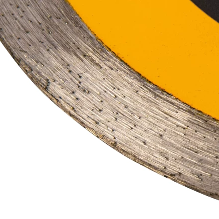 Диск алмазный отрезной 115 х 22,2 мм, сплошной, супертонкий, горячий пресс, мокрое резание// Denzel 73043 купить в Челябинске