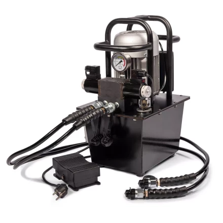 Насосная гидравлическая станция двухканальная КВТ ПМЭ-7100-К2 объем маслобака 10.0 л (230 В/50 Гц) (91800) купить в Челябинске