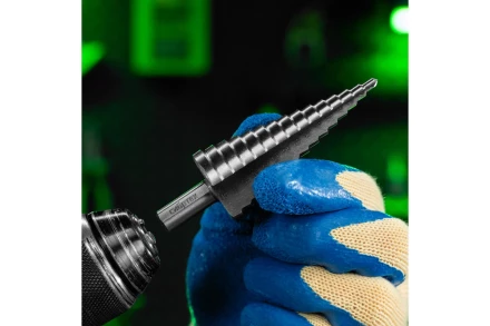 Сверло ступенчатое по металлу Сибртех 723015, 4-6-8-10-12-14-16-18-20-22-24-26-28-30-32 мм, 4241 купить в Челябинске