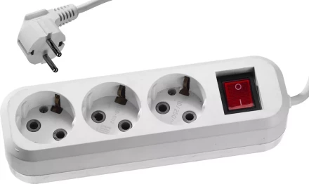 Удлинитель СИБИН электрический, ПВС сечение 0,75кв мм, 3 гнезда, макс мощн 2200Вт, 3м, заземление, выключатель 55036-3 купить в Челябинске