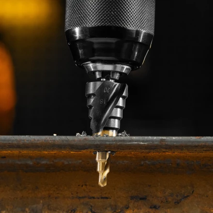 Сверло ступенчатое Denzel 723604, 6-8-10-12-14-16-18-20-22-24-26-28-30мм, Р6М5, 6-гр. хвостовик купить в Челябинске