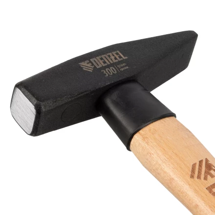 Молоток слесарный, 300 г Denzel, кованый квадратный боек, буковая рукоятка, 10427 купить в Челябинске