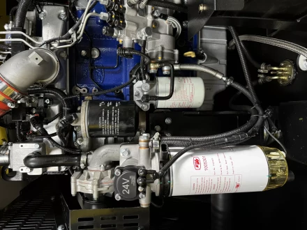 Дизельный генератор Vektor AD-120Y-T400 в шумозащитном кожухе с АВР купить в Челябинске