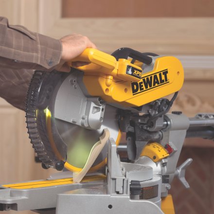 Пила торцовочная DeWalt DWS 780 XPS купить в Челябинске